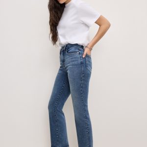 Good Petite Straight Compression Jeans